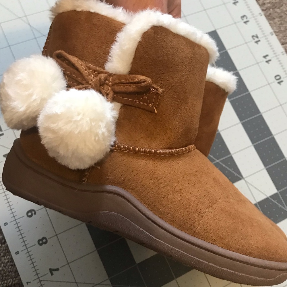 Like new wonder nation boots